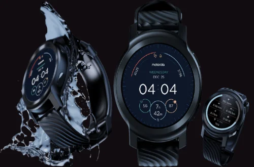 Moto Watch 100 with heart rate, blood oxygen (SpO2), and 26 sport modes
